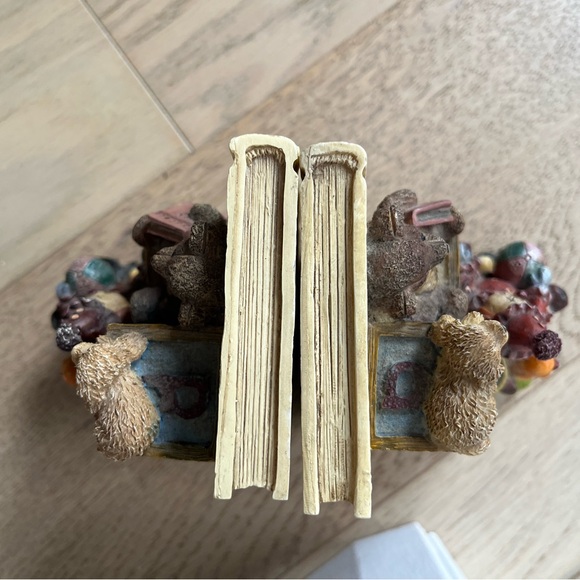 Whimsical Clown & Toy Block Bookend - Vintage-Inspired Figurine - Picture 4 of 7